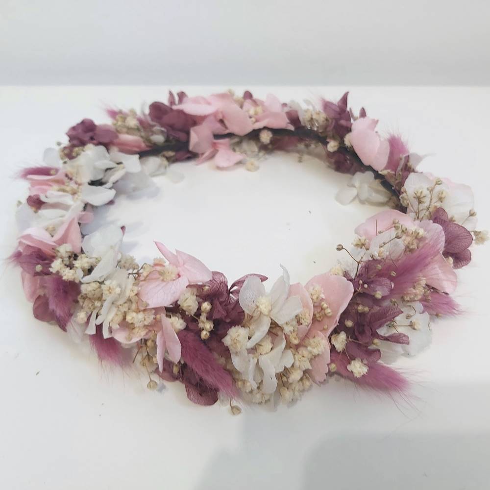 Corona de flores preservadas
