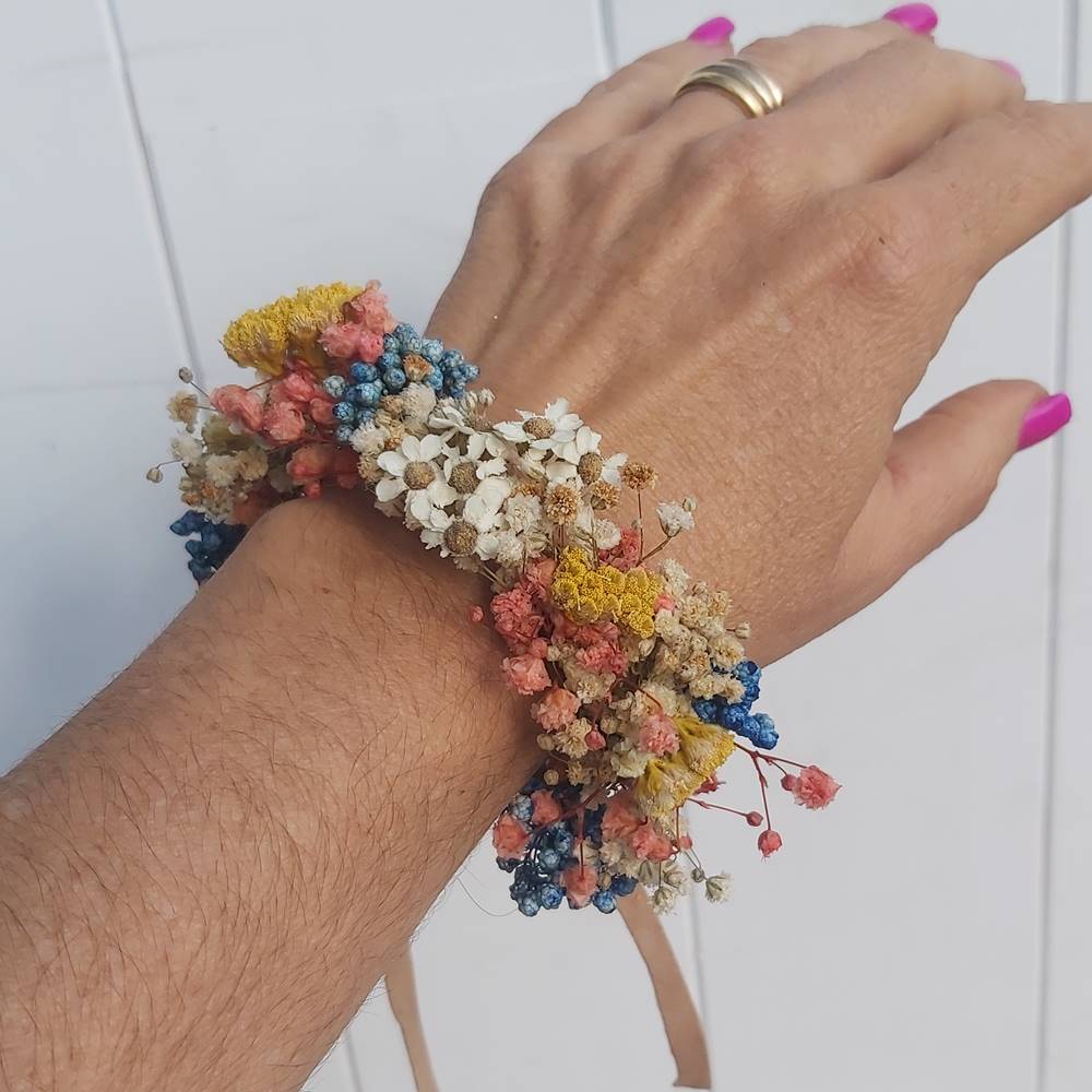 Pulsera de flores preservadas