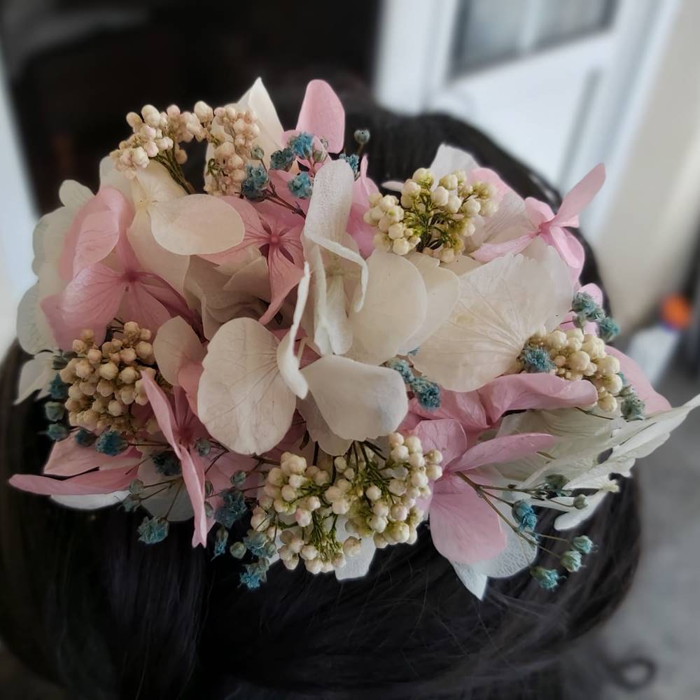 tocado niña flores preservadas