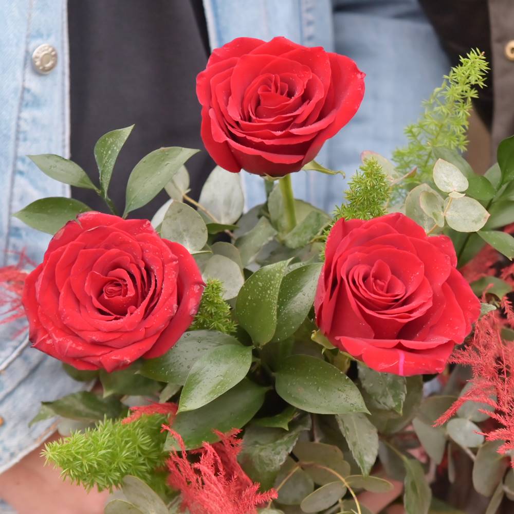Ramo Hiruki – 3 rosas rojas